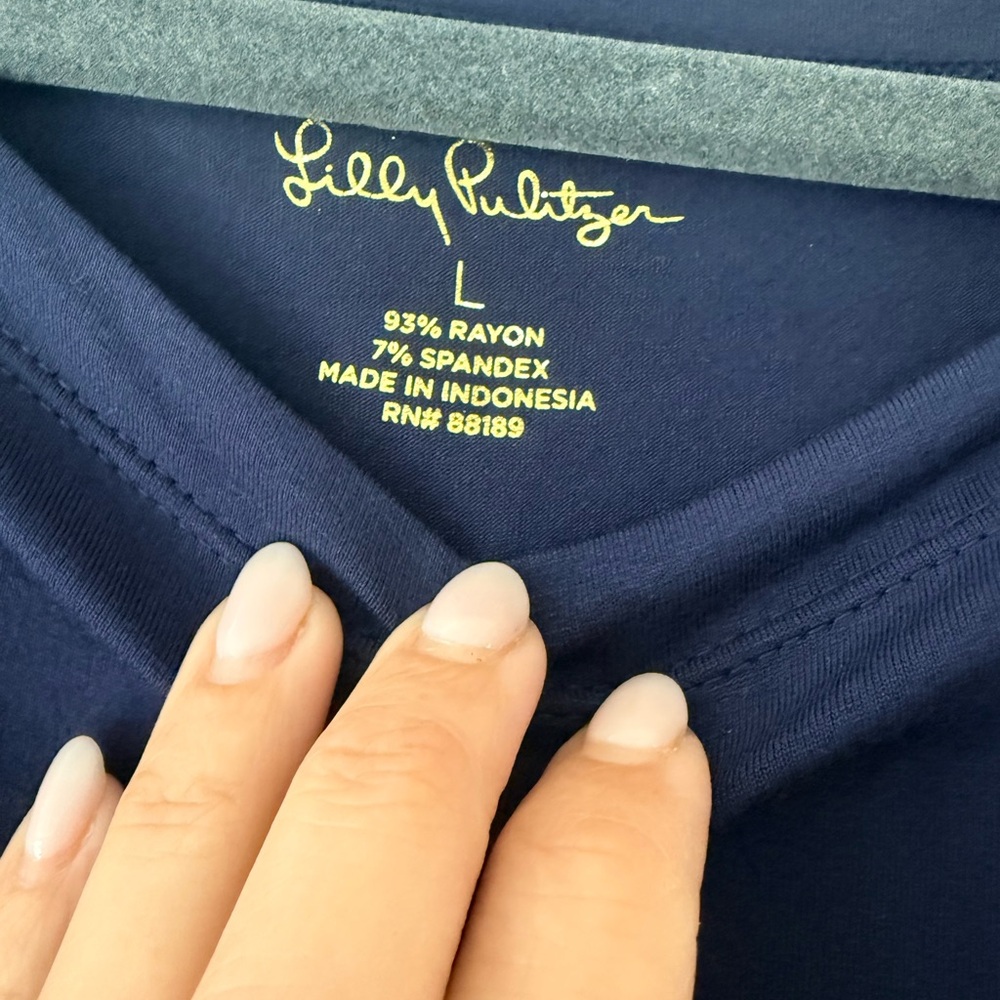 NWT Lilly Pulitzer Sophie UPF 50+ Dress in a True Navy
Size - Large - Picture 10 of 12